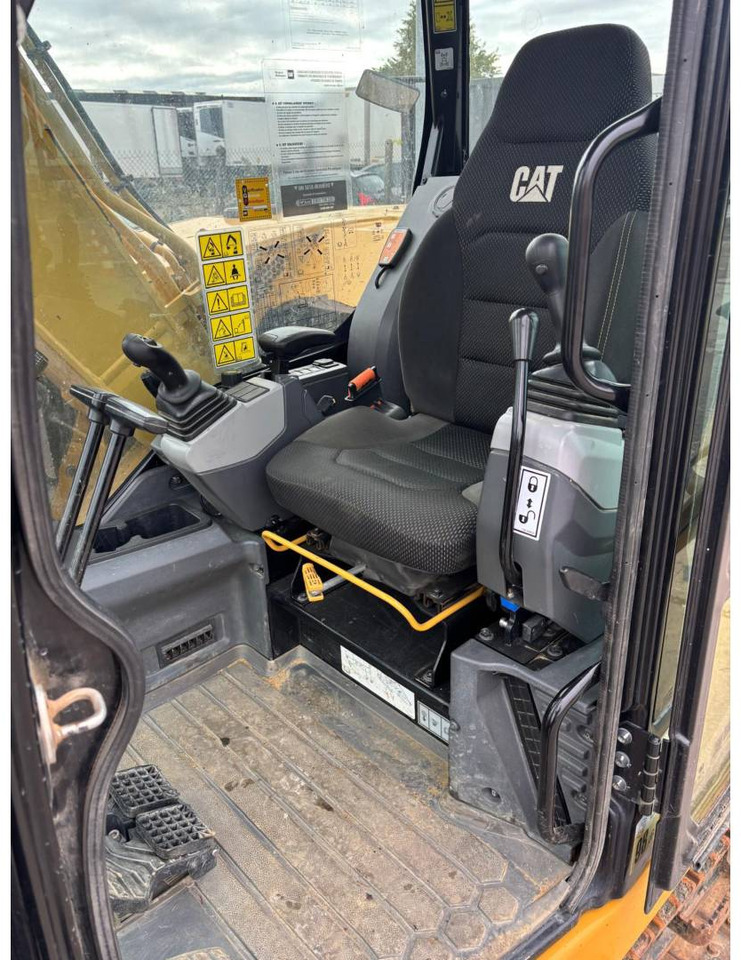 Bager guseničar CAT 307.5: slika 23