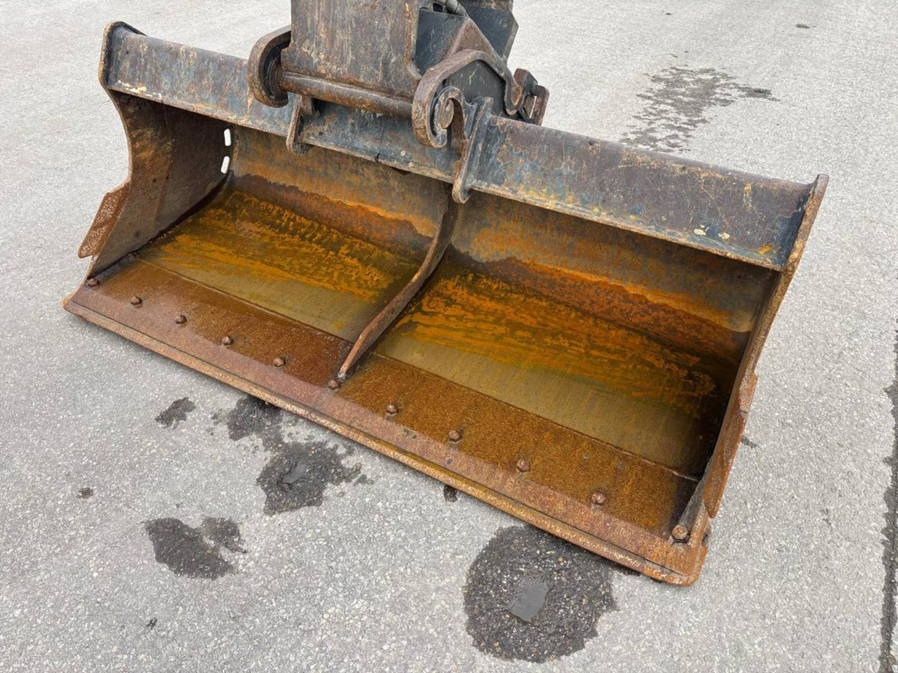 Bager guseničar CAT 307.5: slika 28