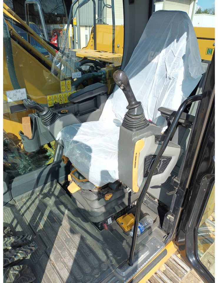 Bager guseničar CAT 323: slika 8