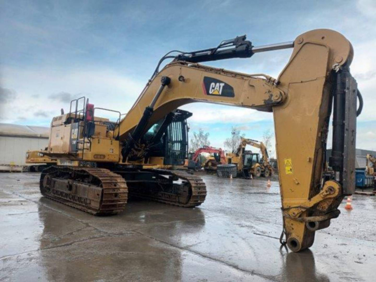 CAT 374F - Bager guseničar: slika 2 CAT 374F - Bager guseničar: slika 2