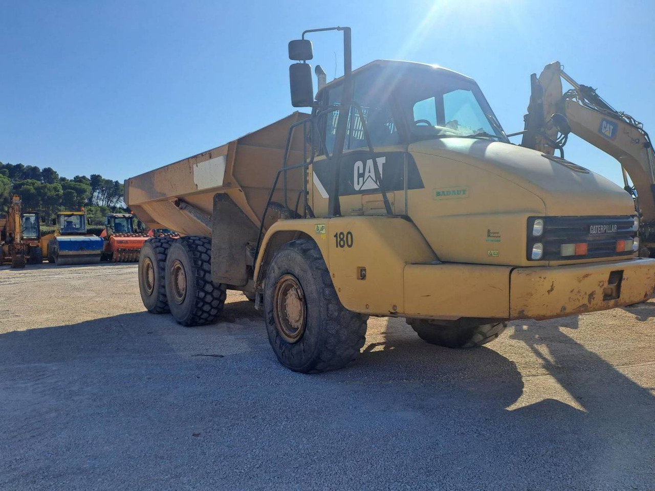 CAT 730 - Zglobni kiper: slika 2 CAT 730 - Zglobni kiper: slika 2