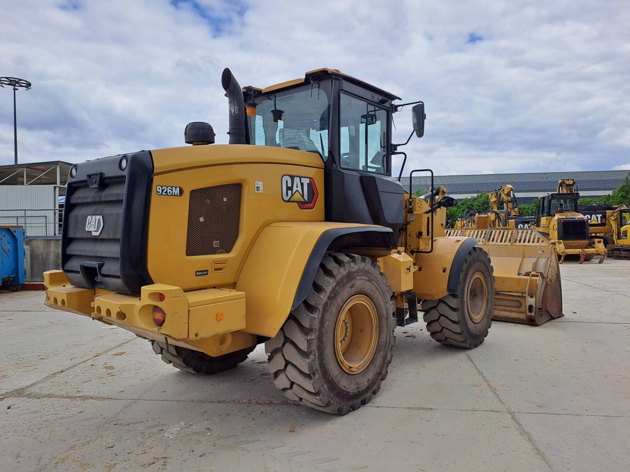 Utovarivač točkaš CAT 926M: slika 6