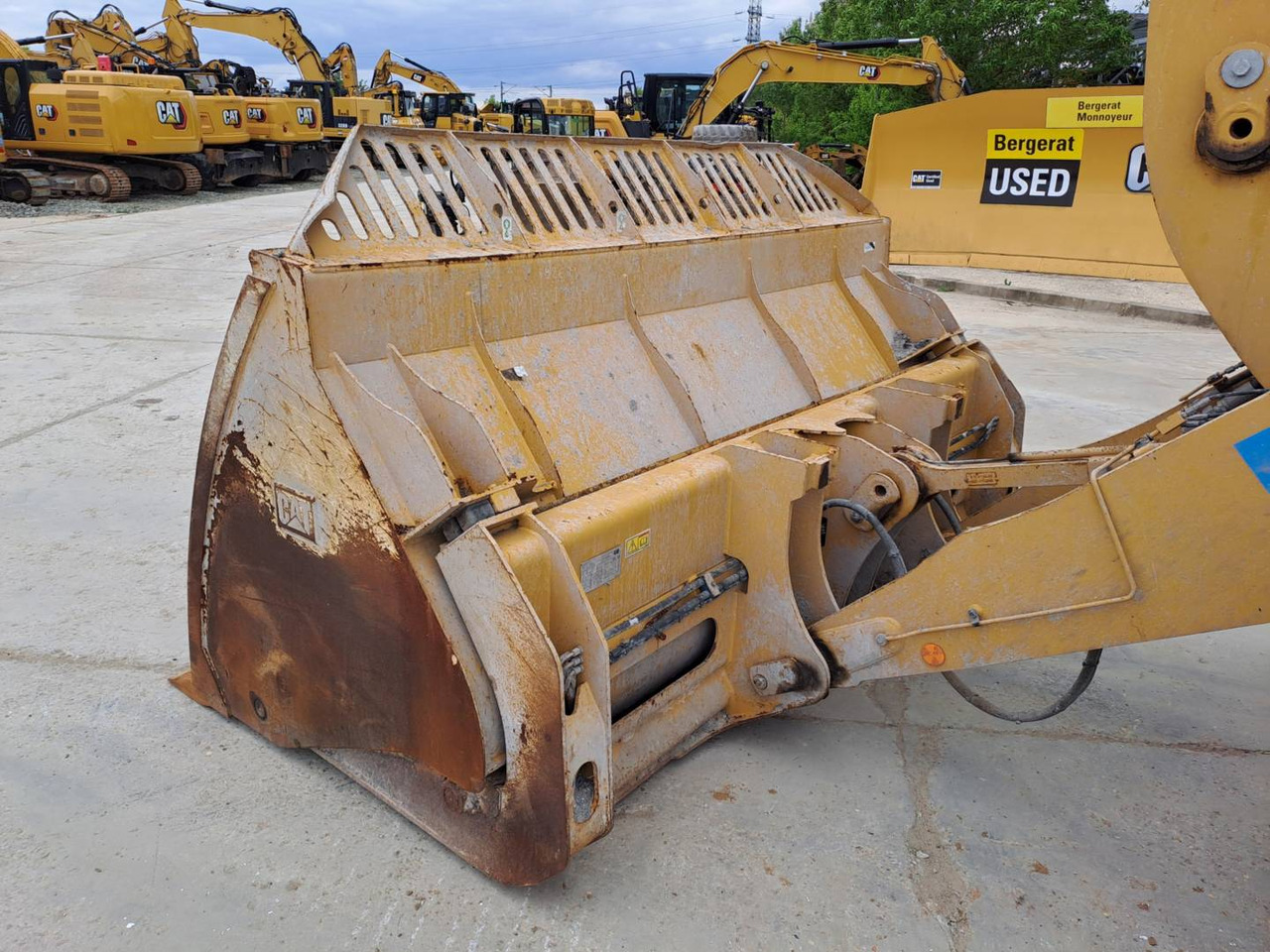 Utovarivač točkaš CAT 926M: slika 14