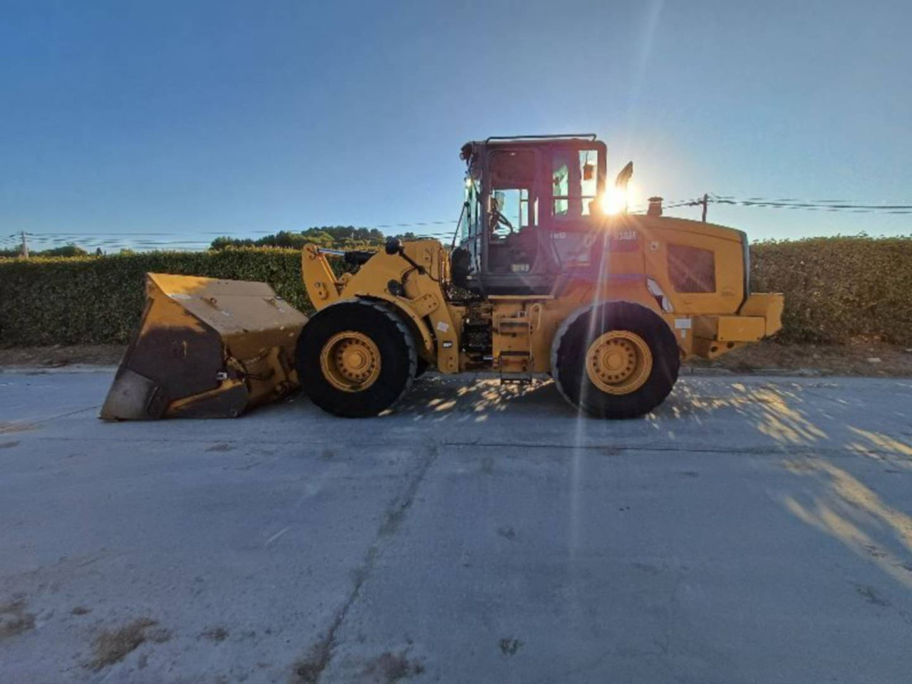 CAT 938M - Utovarivač točkaš: slika 1 CAT 938M - Utovarivač točkaš: slika 1