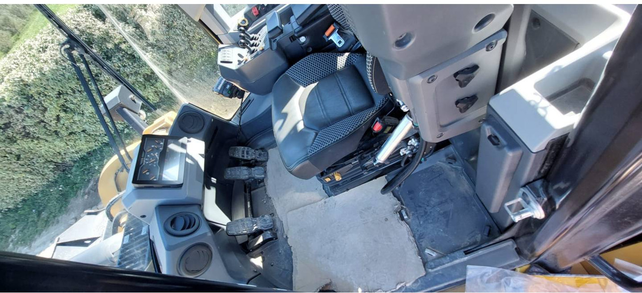 Utovarivač točkaš CAT 950: slika 8 Utovarivač točkaš CAT 950: slika 8