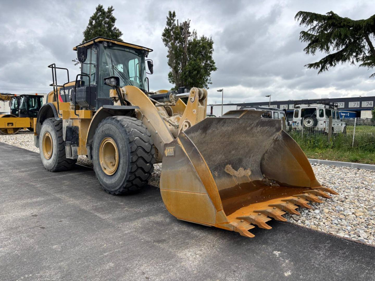 CAT 962M - Utovarivač točkaš: slika 1 CAT 962M - Utovarivač točkaš: slika 1