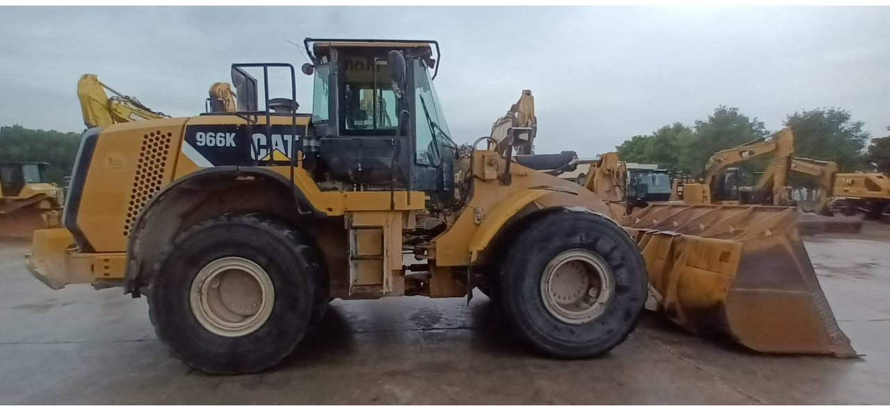 Utovarivač točkaš CAT 966K: slika 11