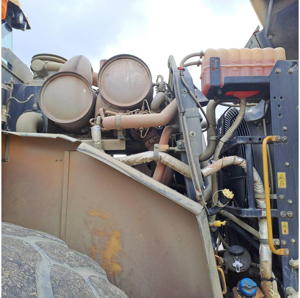 Utovarivač točkaš CAT 972M XE: slika 7
