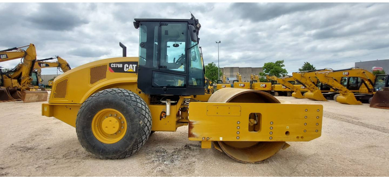 CAT CS76B 4F - Kompaktor: slika 2 CAT CS76B 4F - Kompaktor: slika 2
