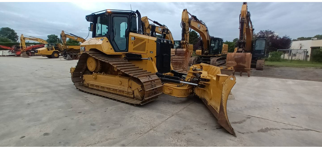CAT D5 - Buldožer: slika 2 CAT D5 - Buldožer: slika 2
