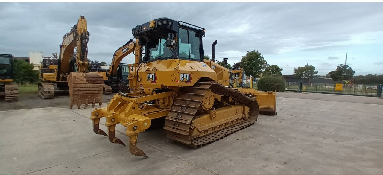 CAT D5 - Buldožer: slika 3 CAT D5 - Buldožer: slika 3