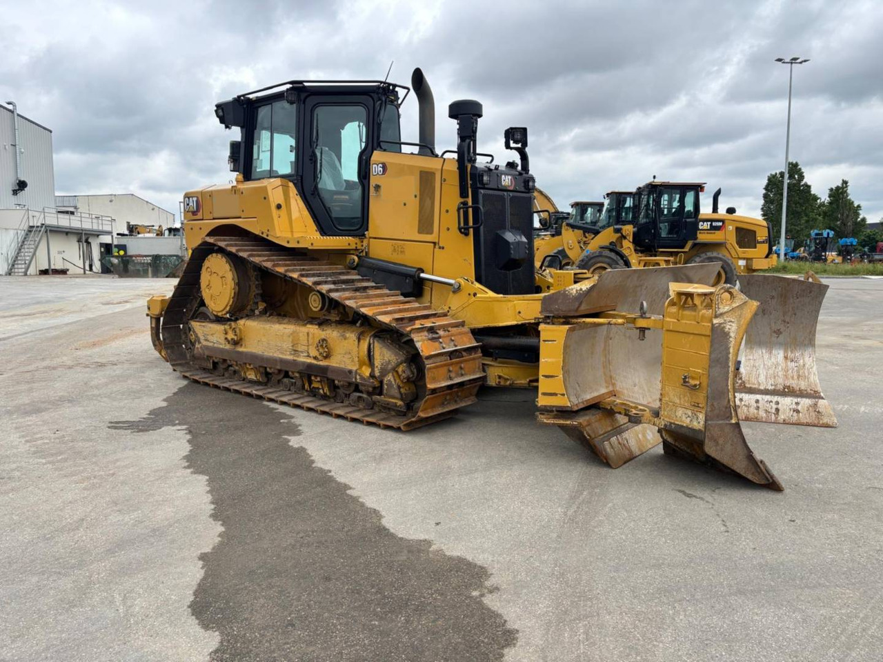 CAT D6 VPAT - Buldožer: slika 1 CAT D6 VPAT - Buldožer: slika 1