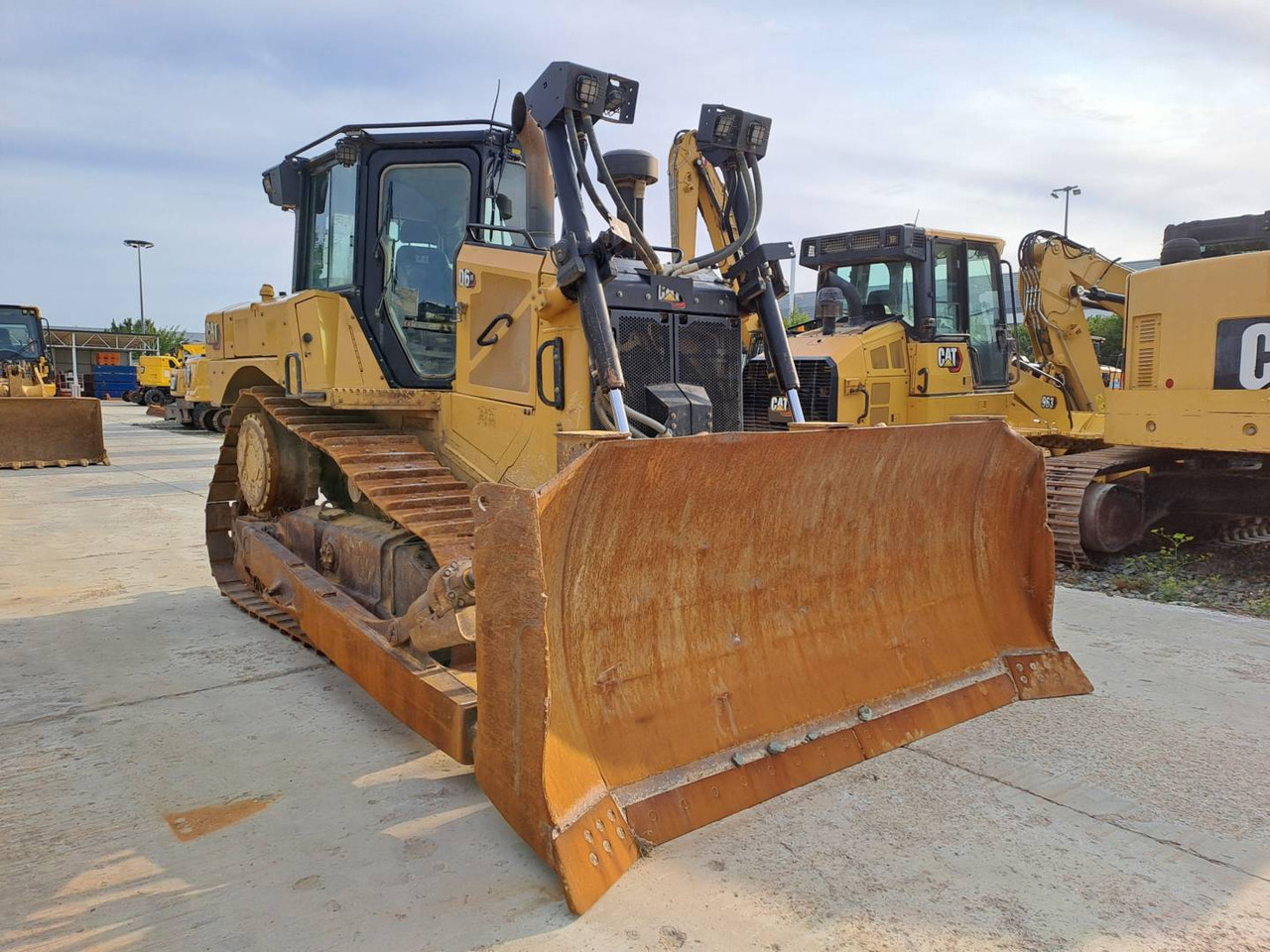 CAT D6 XE - Buldožer: slika 2 CAT D6 XE - Buldožer: slika 2