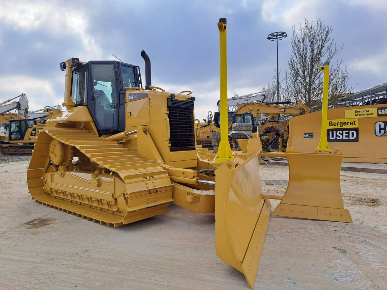 CAT D6NLGP - Buldožer: slika 2 CAT D6NLGP - Buldožer: slika 2