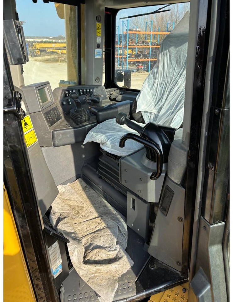 Buldožer CAT D8T: slika 28