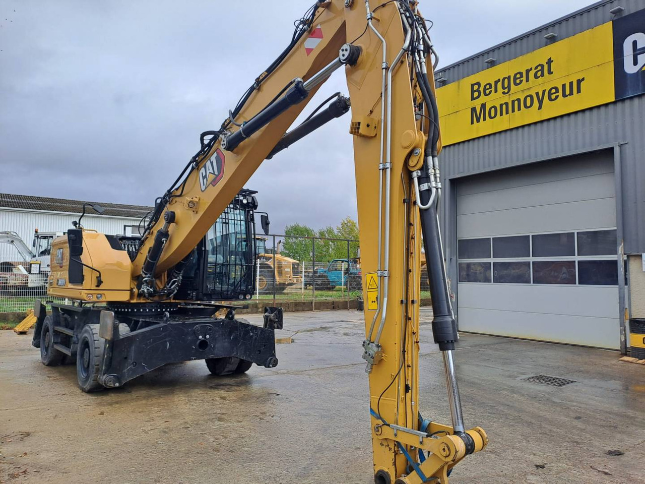 CAT MH3024 - Bager točkaš: slika 2 CAT MH3024 - Bager točkaš: slika 2