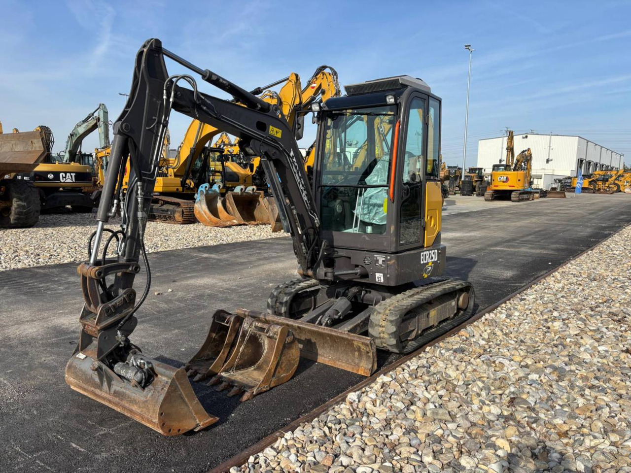 VOLVO CONSTRUCTION EQUIPMENT ECR25D - Bager guseničar: slika 2 VOLVO CONSTRUCTION EQUIPMENT ECR25D - Bager guseničar: slika 2