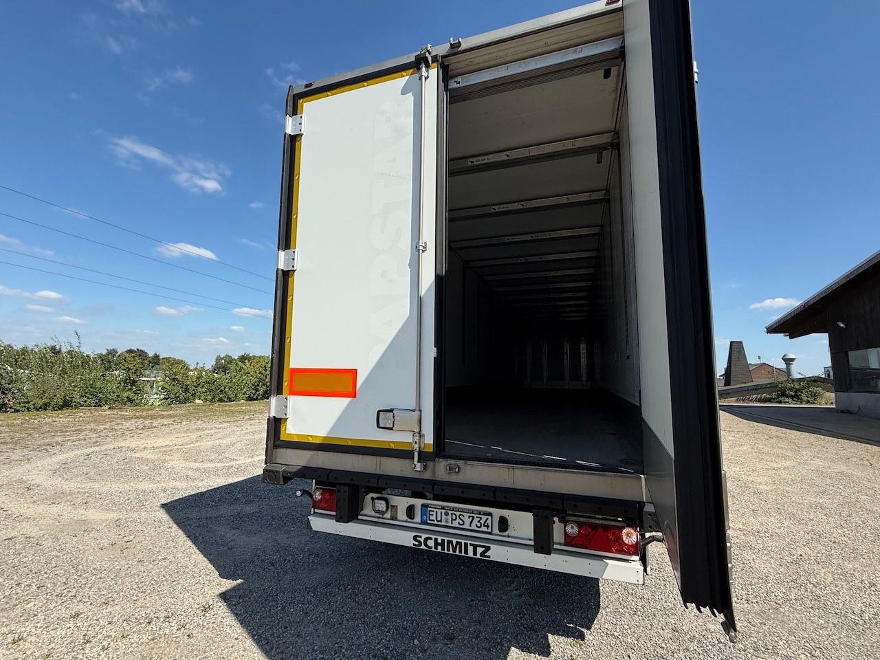 Schmitz Cargobull SKO 24 Doppelstock-Koffer mit Türen isoliert - Poluprikolica sa zatvorenim sandukom: slika 5 Schmitz Cargobull SKO 24 Doppelstock-Koffer mit Türen isoliert - Poluprikolica sa zatvorenim sandukom: slika 5