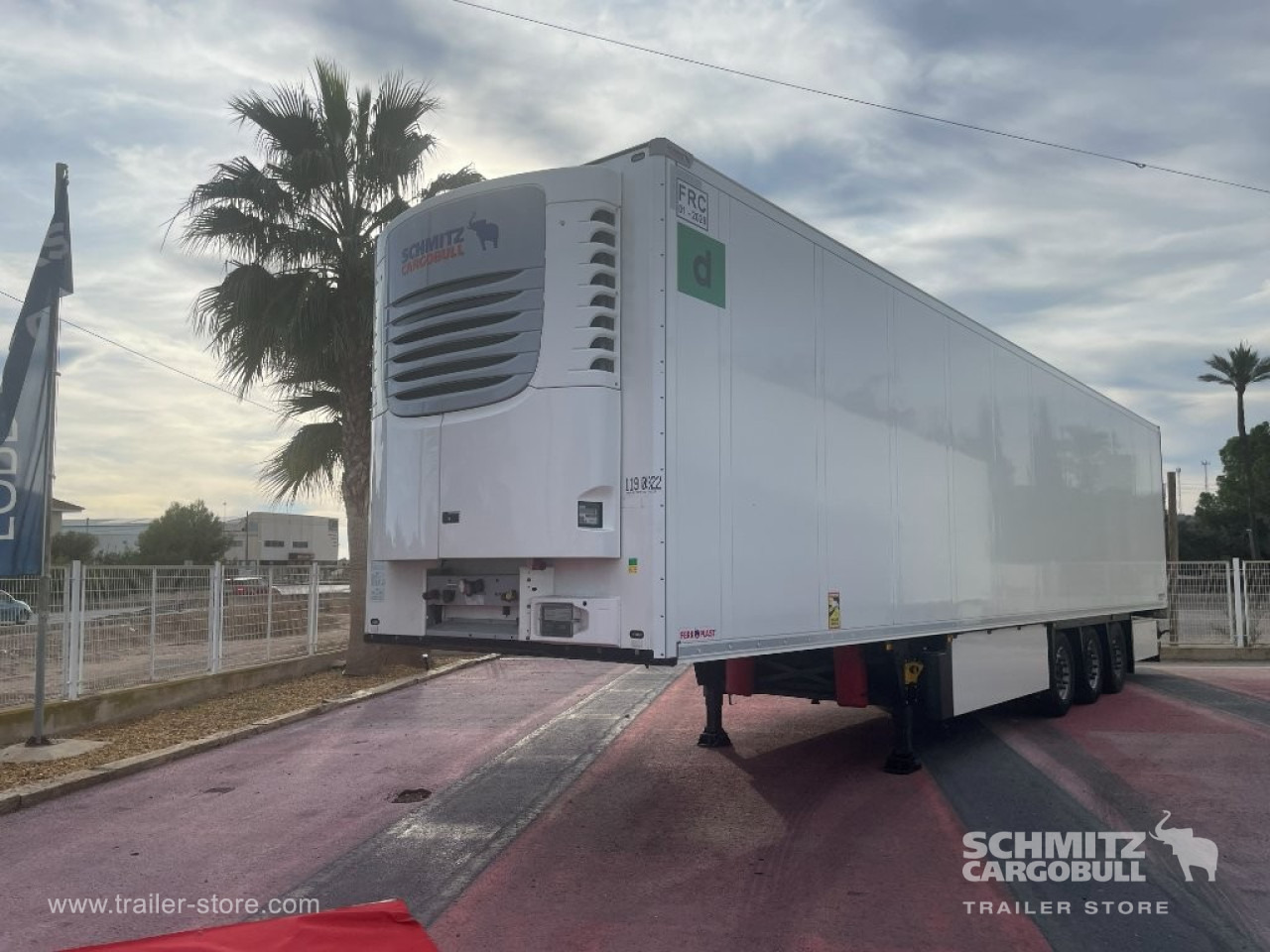 SCHMITZ Semiremolque Frigo Standard - Izotermička poluprikolica: slika 1 SCHMITZ Semiremolque Frigo Standard - Izotermička poluprikolica: slika 1