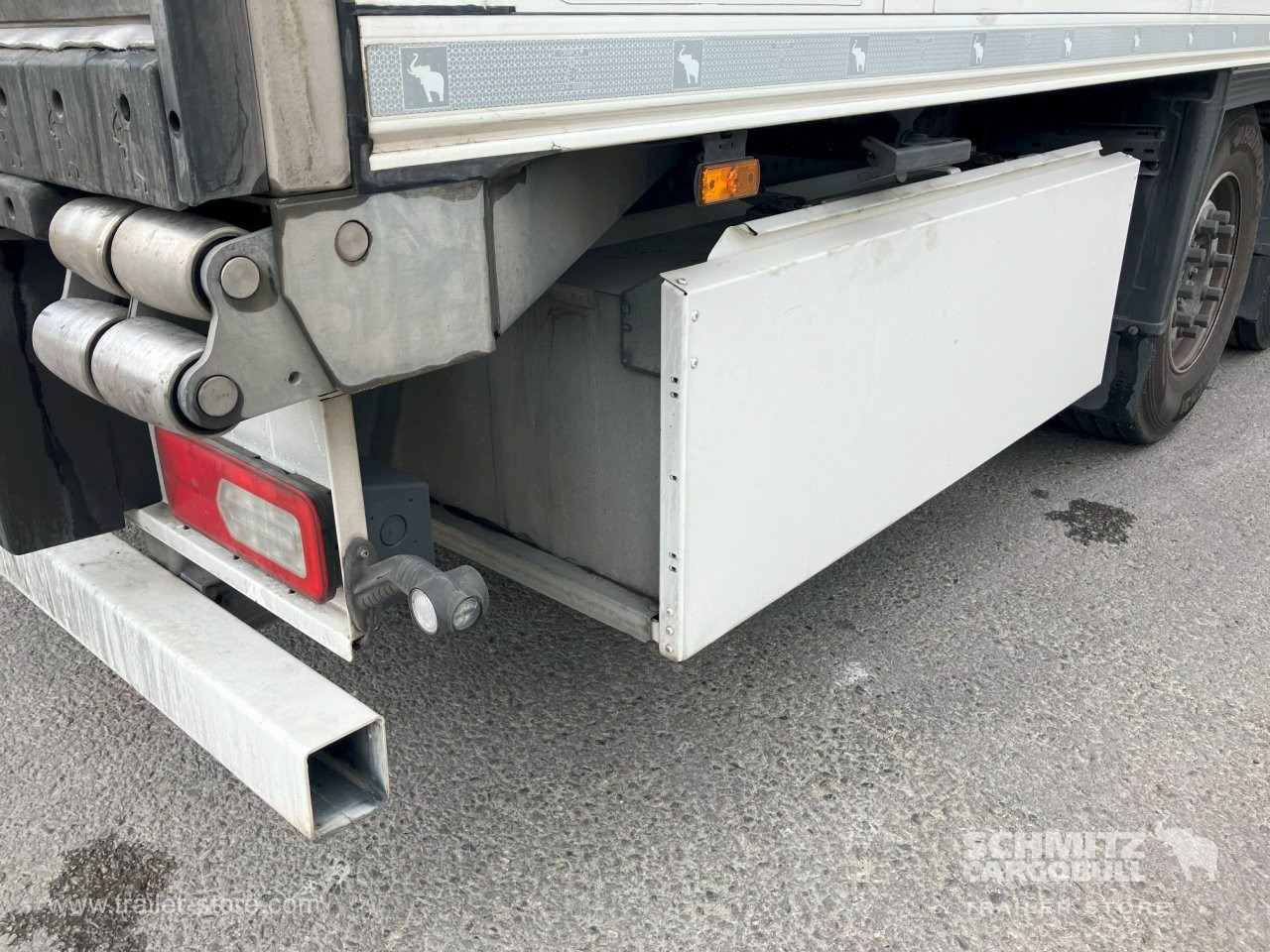 SCHMITZ Semiremolque Frigo Standard - Izotermička poluprikolica: slika 2 SCHMITZ Semiremolque Frigo Standard - Izotermička poluprikolica: slika 2