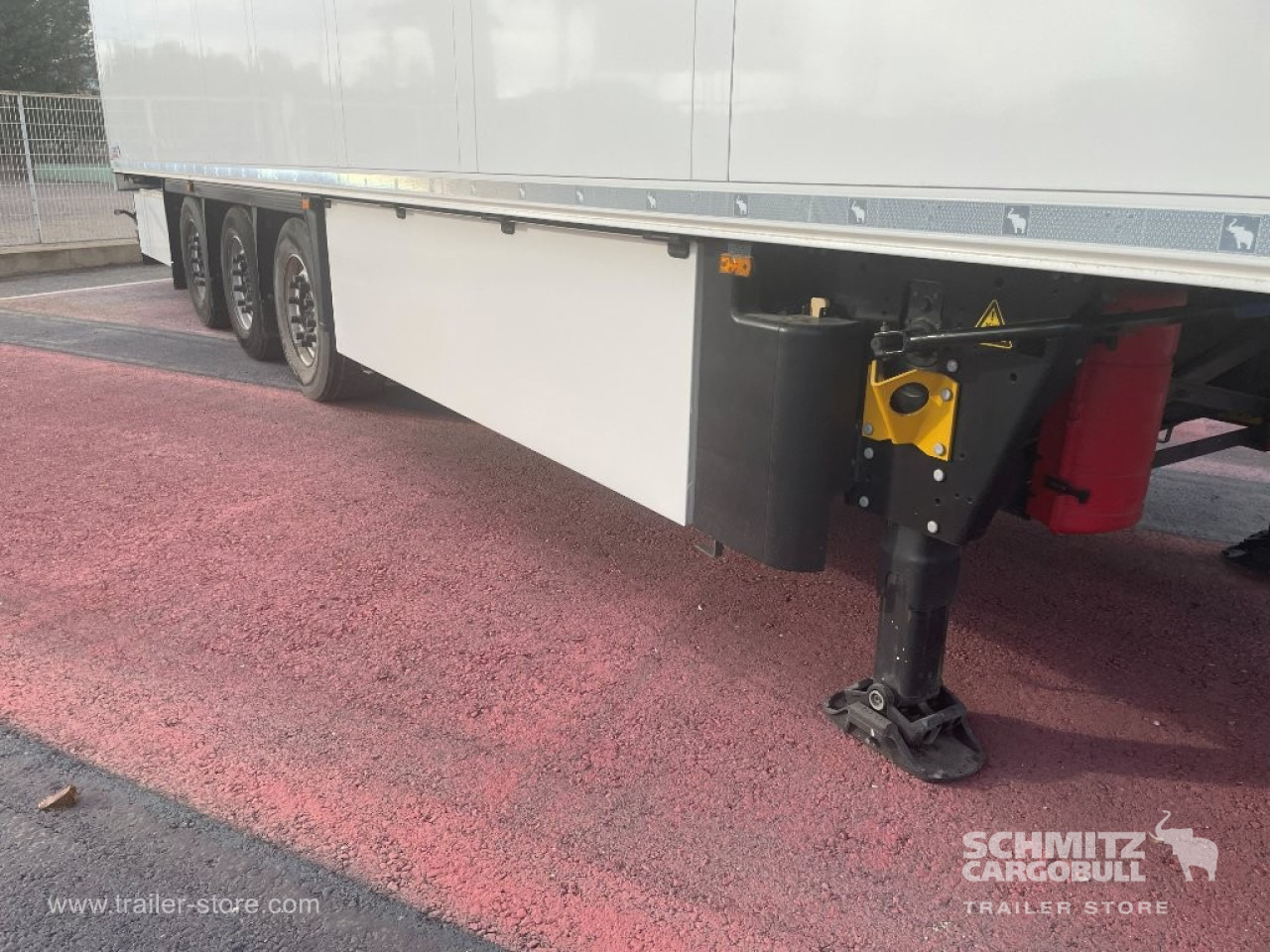 SCHMITZ Semiremolque Frigo Standard - Izotermička poluprikolica: slika 3 SCHMITZ Semiremolque Frigo Standard - Izotermička poluprikolica: slika 3