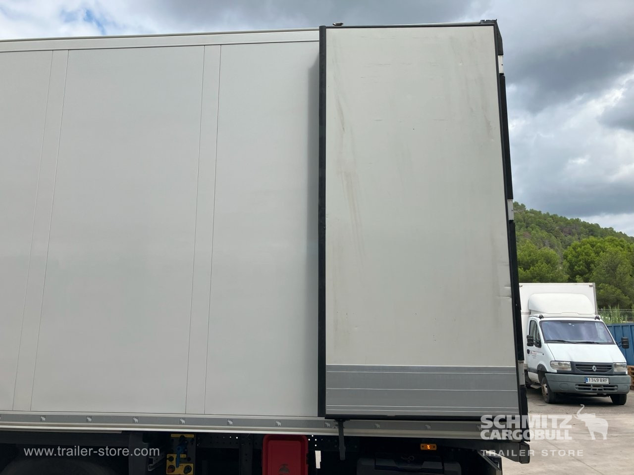 SCHMITZ Semiremolque Frigo Standard - Izotermička poluprikolica: slika 2 SCHMITZ Semiremolque Frigo Standard - Izotermička poluprikolica: slika 2