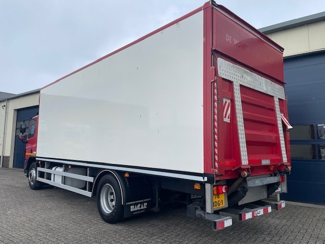 DAF FA CF65 DAF CF65.250 4X2 Euro 5 EEV Bakwagen - Year 2013 - Airco - Plywood laadbak + laadklep - Kamion sa zatvorenim sandukom: slika 3 DAF FA CF65 DAF CF65.250 4X2 Euro 5 EEV Bakwagen - Year 2013 - Airco - Plywood laadbak + laadklep - Kamion sa zatvorenim sandukom: slika 3