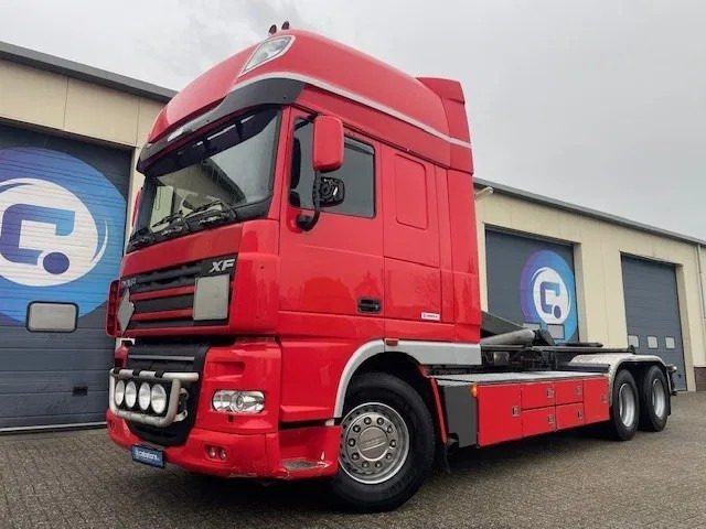 DAF XF 105 .460 FAS Euro 5 - Haakarmsysteem - Hooklift - Abrolkipper - Year 2006 - TUV 05-2025 - Kamion sa hidrauličnom kukom: slika 1 DAF XF 105 .460 FAS Euro 5 - Haakarmsysteem - Hooklift - Abrolkipper - Year 2006 - TUV 05-2025 - Kamion sa hidrauličnom kukom: slika 1