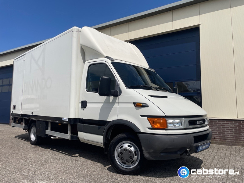 Iveco 40C12 Daily 4x2 Bakwagen Euro 3 - Bouwjaar 2003 - APK tot 10-05-2026 -Handgeschakelde versnellingsbak - Dostavno vozilo sa zatvorenim sandukom: slika 1 Iveco 40C12 Daily 4x2 Bakwagen Euro 3 - Bouwjaar 2003 - APK tot 10-05-2026 -Handgeschakelde versnellingsbak - Dostavno vozilo sa zatvorenim sandukom: slika 1