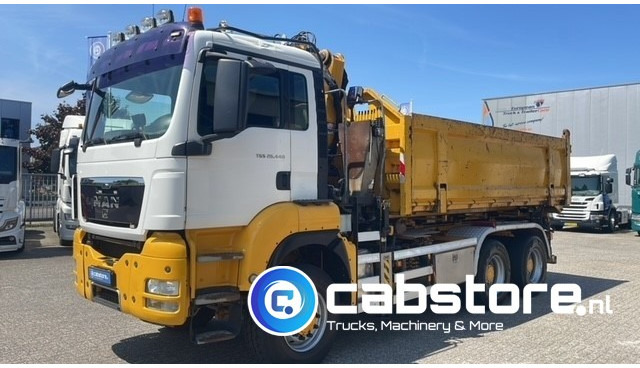 MAN TGS 26.440 6X6 BB EEV MAN TGS 26.440 Euro 5 EEV - 6X6 - Laadkraan - Kipper - Kabelsysteem - Bouwjaar 2010 - Km 657.509 - APK tot 22-11-2025 !! - Kamion sa dizalicom: slika 2 MAN TGS 26.440 6X6 BB EEV MAN TGS 26.440 Euro 5 EEV - 6X6 - Laadkraan - Kipper - Kabelsysteem - Bouwjaar 2010 - Km 657.509 - APK tot 22-11-2025 !! - Kamion sa dizalicom: slika 2