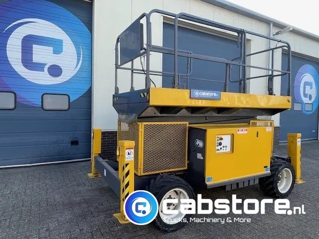 MEC 3772RT 4x4 Platform Schaarhoogwerker - Scissor platform - Arbeitsbuhne - Year 2007 - Diesel - Lift u obliku makaza: slika 1 MEC 3772RT 4x4 Platform Schaarhoogwerker - Scissor platform - Arbeitsbuhne - Year 2007 - Diesel - Lift u obliku makaza: slika 1