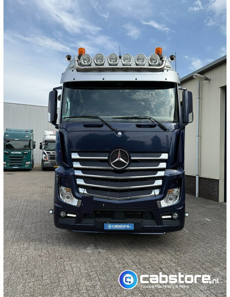 Mercedes-Benz ACTROS 3663 Euro 6 - 8x2 - RETARDER - Bouwjaar 09-2017 - 30 Ton's Container Kabelsysteem - Km 476.892 - Good condition - Kamion sa kablovskim sistemom: slika 4 Mercedes-Benz ACTROS 3663 Euro 6 - 8x2 - RETARDER - Bouwjaar 09-2017 - 30 Ton's Container Kabelsysteem - Km 476.892 - Good condition - Kamion sa kablovskim sistemom: slika 4