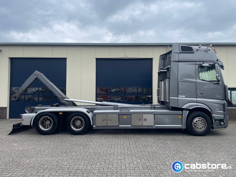 Mercedes-Benz Actros 3363 6x2 Containersysteem - Euro 6 - Bouwjaar 2014 - VDL 21 Ton Haakarmsysteem - 630 Pk Euro 6 - NL Truck - Kamion sa hidrauličnom kukom: slika 5 Mercedes-Benz Actros 3363 6x2 Containersysteem - Euro 6 - Bouwjaar 2014 - VDL 21 Ton Haakarmsysteem - 630 Pk Euro 6 - NL Truck - Kamion sa hidrauličnom kukom: slika 5