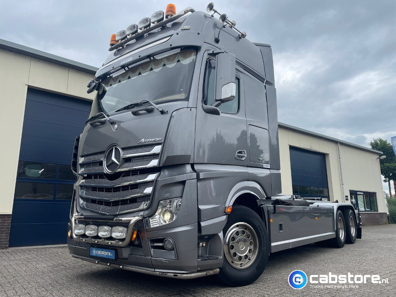 Mercedes-Benz Actros 3363 6x2 Containersysteem - Euro 6 - Bouwjaar 2014 - VDL 21 Ton Haakarmsysteem - 630 Pk Euro 6 - NL Truck - Kamion sa hidrauličnom kukom: slika 2 Mercedes-Benz Actros 3363 6x2 Containersysteem - Euro 6 - Bouwjaar 2014 - VDL 21 Ton Haakarmsysteem - 630 Pk Euro 6 - NL Truck - Kamion sa hidrauličnom kukom: slika 2