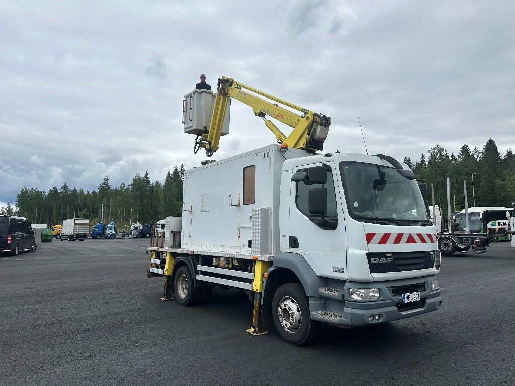 DAF 55.180 henkilönostin - Kamion sa dizalicom: slika 2 DAF 55.180 henkilönostin - Kamion sa dizalicom: slika 2