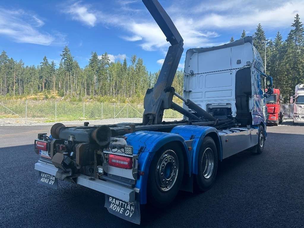 DAF XF 530 6x2*4 - Kamion sa hidrauličnom kukom: slika 4 DAF XF 530 6x2*4 - Kamion sa hidrauličnom kukom: slika 4