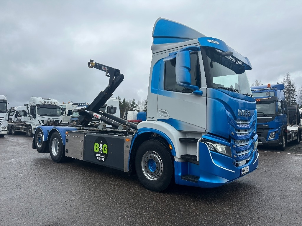 Iveco AD 260S40 Y/FS CNG - Kamion sa hidrauličnom kukom: slika 3 Iveco AD 260S40 Y/FS CNG - Kamion sa hidrauličnom kukom: slika 3