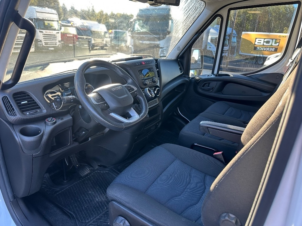 Iveco Daily 35S14 CNG A8 Huom! 6hlö PAKETTIAUTO  Iveco Daily 35S14 CNG A8 Huom! 6hlö PAKETTIAUTO: slika 9