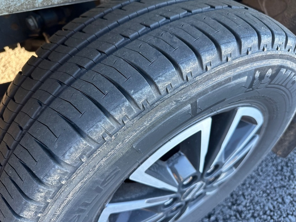 Iveco Daily 35S14 CNG A8 Huom! 6hlö PAKETTIAUTO  Iveco Daily 35S14 CNG A8 Huom! 6hlö PAKETTIAUTO: slika 8