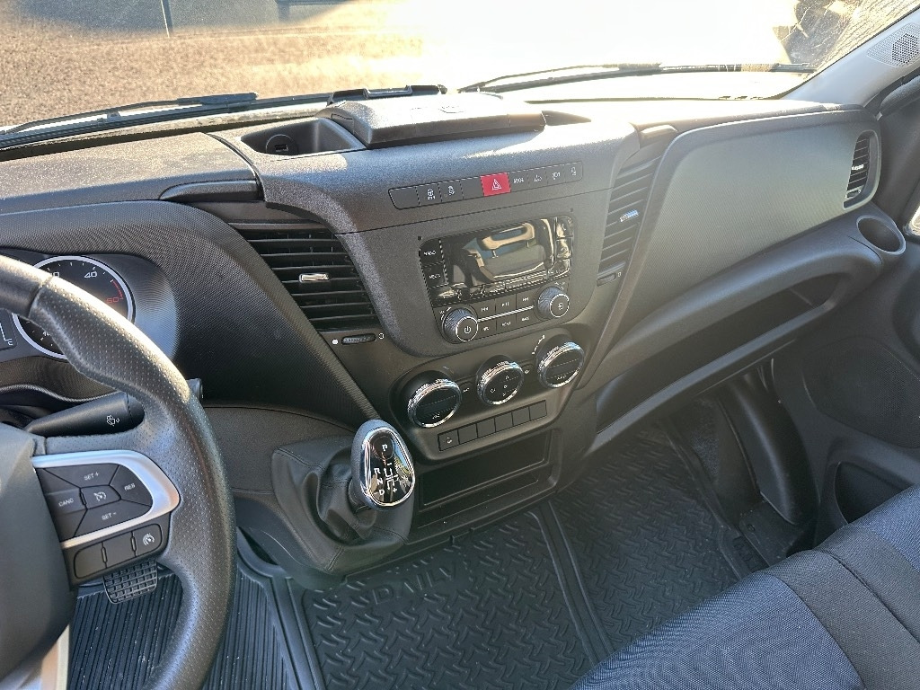 Iveco Daily 35S14 CNG A8 Huom! 6hlö PAKETTIAUTO  Iveco Daily 35S14 CNG A8 Huom! 6hlö PAKETTIAUTO: slika 10