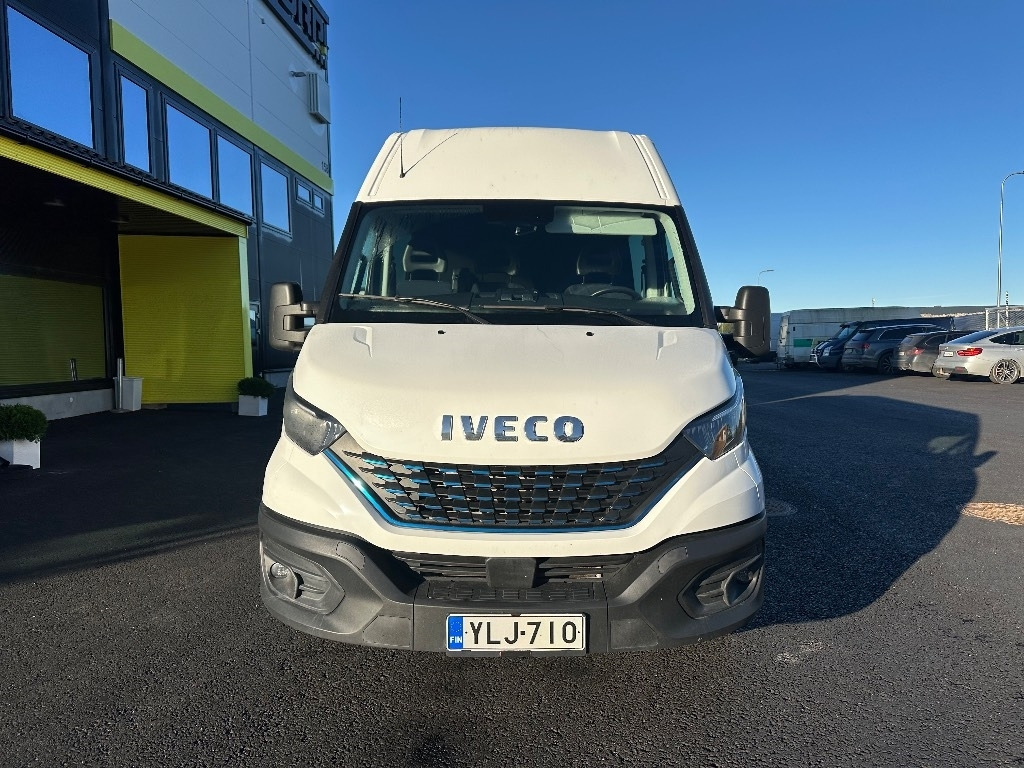 Iveco Daily 35S14 CNG A8 Huom! 6hlö PAKETTIAUTO - Furgon: slika 2 Iveco Daily 35S14 CNG A8 Huom! 6hlö PAKETTIAUTO - Furgon: slika 2