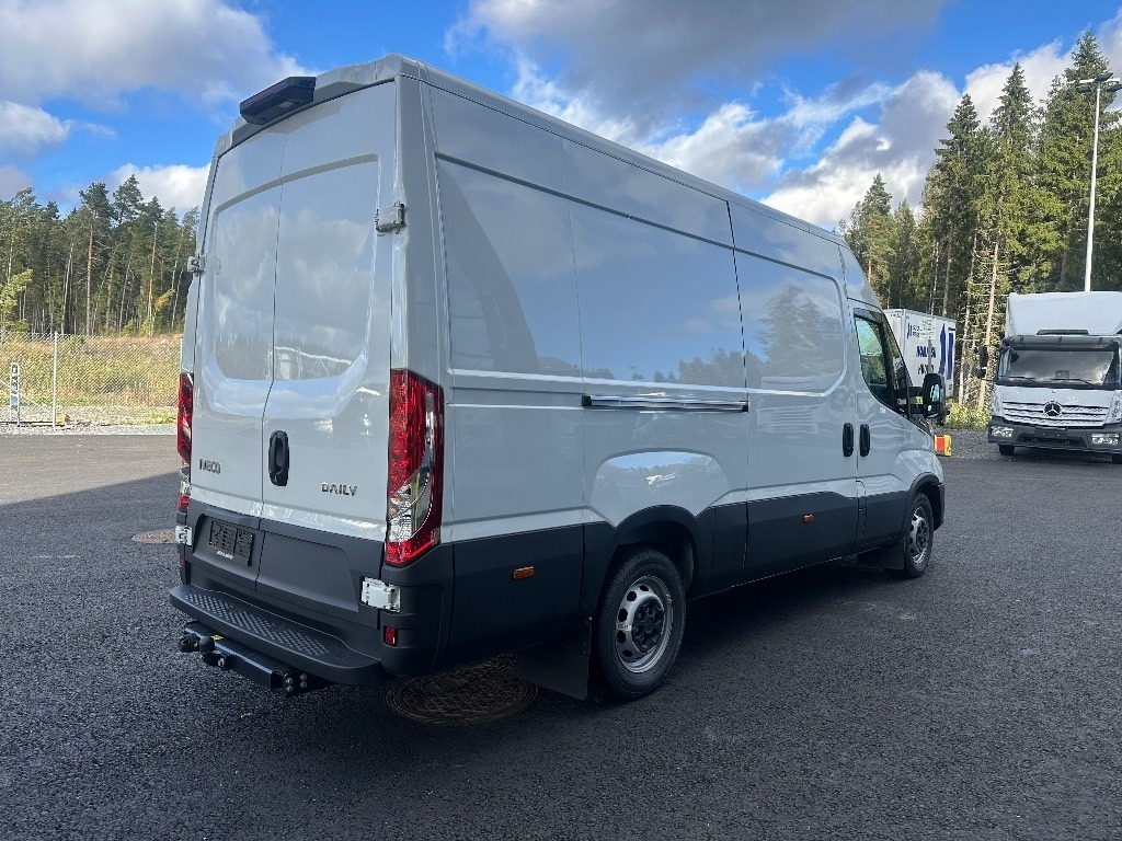 Iveco Daily 35S16A8 12m3 k-auto - Furgon: slika 4 Iveco Daily 35S16A8 12m3 k-auto - Furgon: slika 4