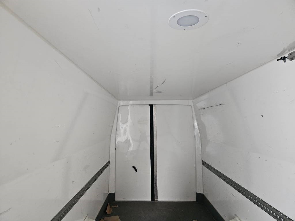 Iveco Daily 35S16A8 kylmäkone  Iveco Daily 35S16A8 kylmäkone: slika 12