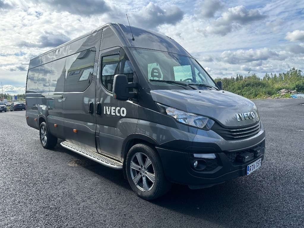 Iveco Daily 35S18A8 1+5 hlö retkeilyauto - Furgon: slika 3 Iveco Daily 35S18A8 1+5 hlö retkeilyauto - Furgon: slika 3
