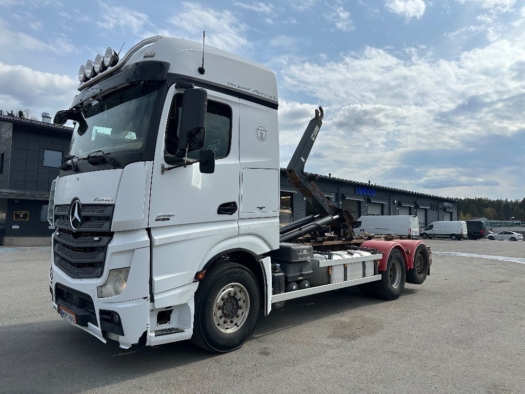 Mercedes-Benz Actros 2551 6x2*4 - Kamion sa hidrauličnom kukom: slika 1 Mercedes-Benz Actros 2551 6x2*4 - Kamion sa hidrauličnom kukom: slika 1