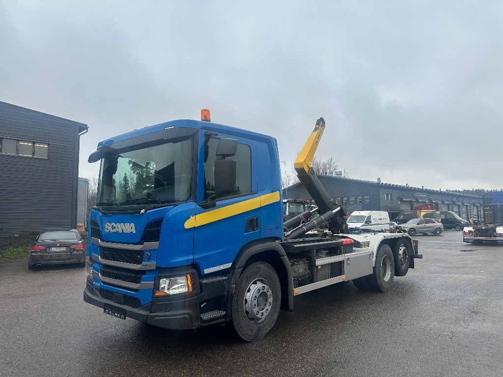 Scania P 360 - Kamion sa hidrauličnom kukom: slika 1 Scania P 360 - Kamion sa hidrauličnom kukom: slika 1