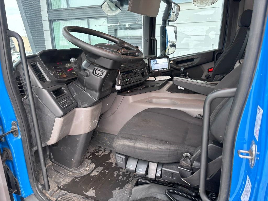 Scania P 360 - Kamion sa hidrauličnom kukom: slika 5 Scania P 360 - Kamion sa hidrauličnom kukom: slika 5