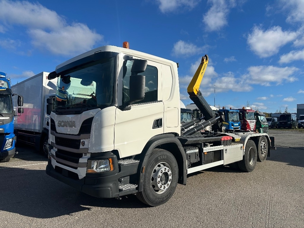 Scania P 360 - Kamion sa hidrauličnom kukom: slika 1 Scania P 360 - Kamion sa hidrauličnom kukom: slika 1