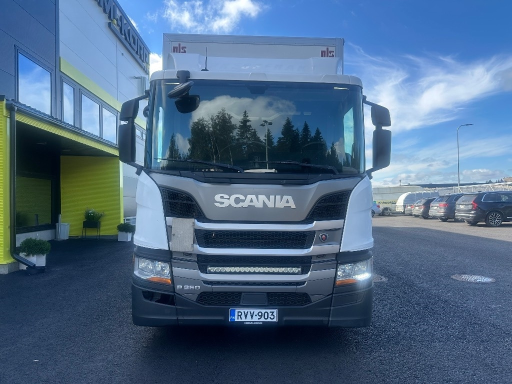Scania P250  - Kamion sa zatvorenim sandukom: slika 2 Scania P250  - Kamion sa zatvorenim sandukom: slika 2