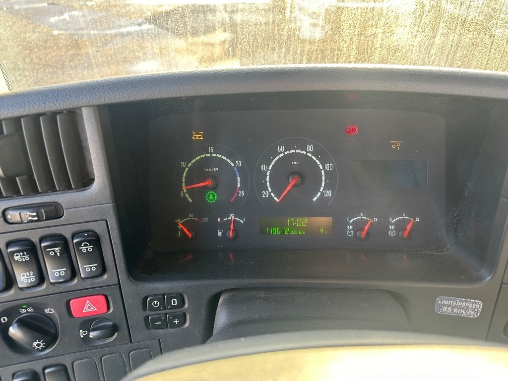 Kamion sa hidrauličnom kukom Scania P420: slika 13